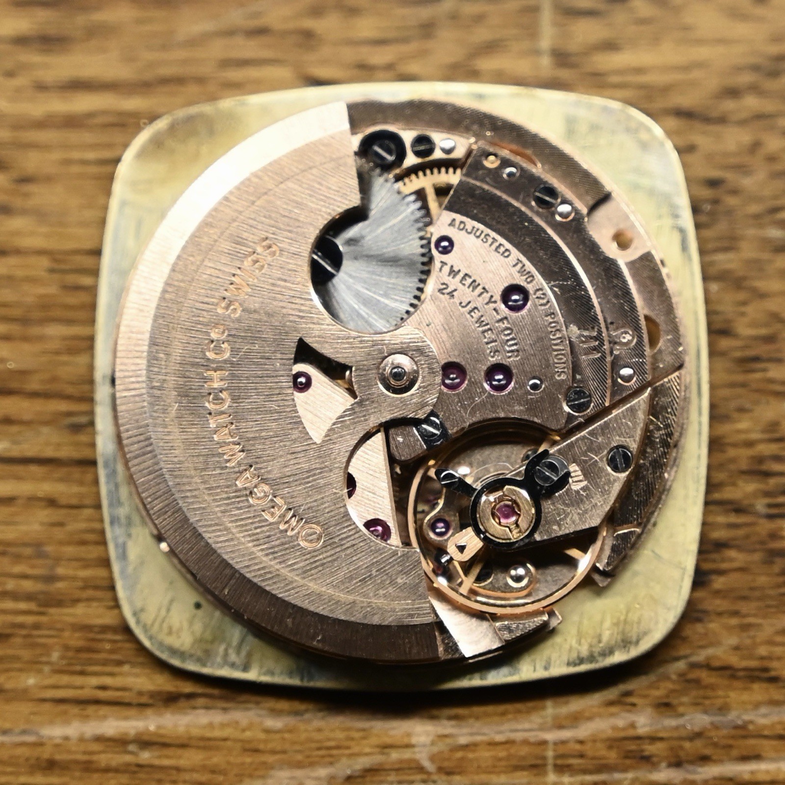 Omega De Ville Cal. 711 Automatic Watch Movement Dial Hands Crown Runs 24 Jewels