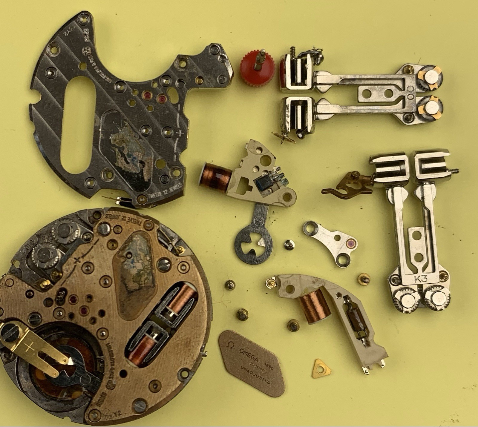 OMEGA ESA 9162 Watch Mechanism Complete Not Working + ESA 9162 Parts