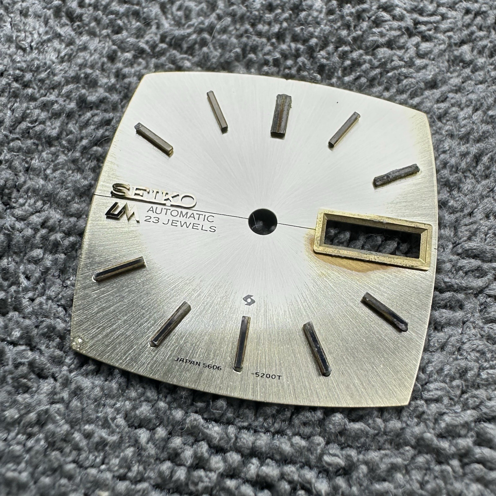 GENUINE NEW OLD STOCK DIAL FOR SEIKO LM 5606-5040 5606-5046 LORD MATIC *DEFECT