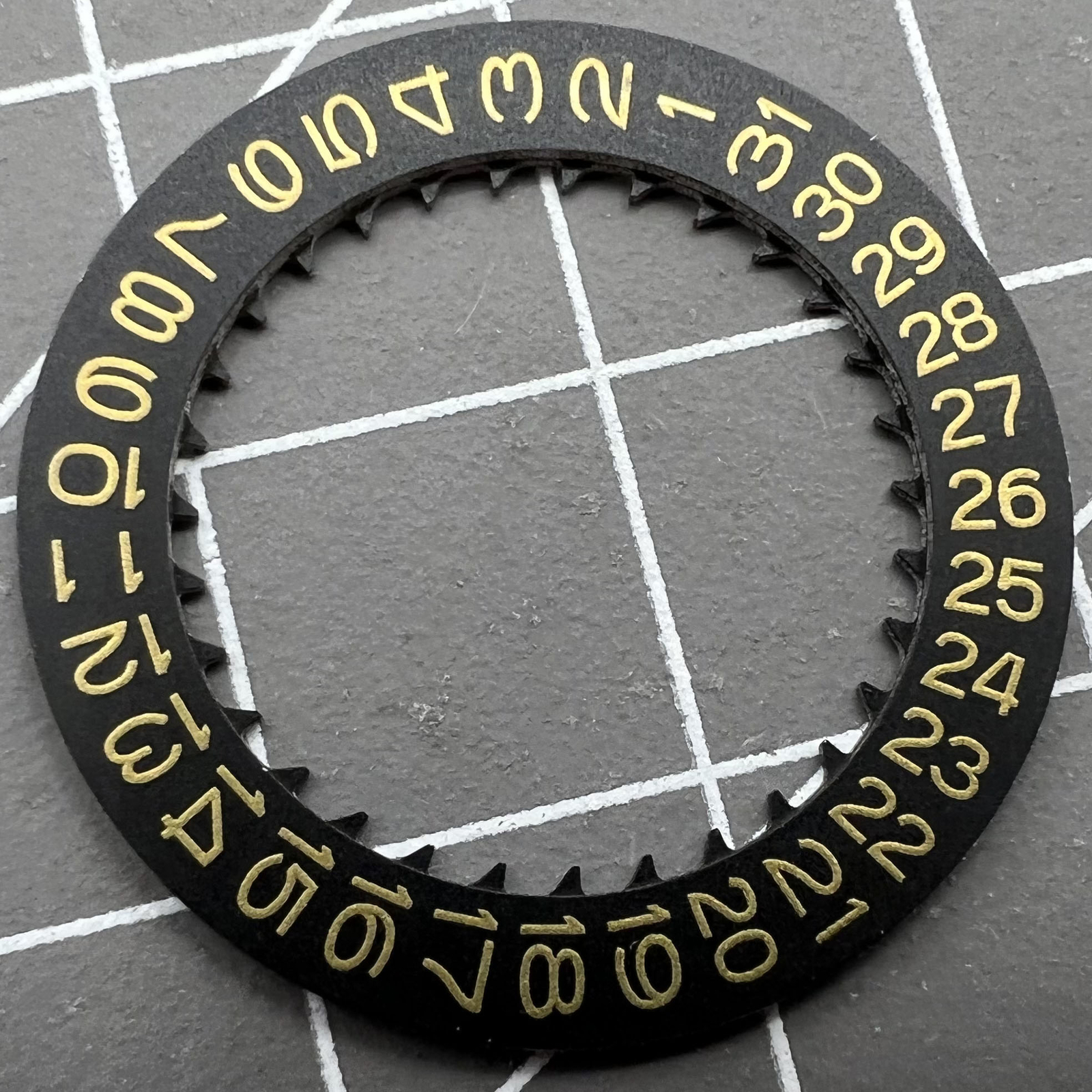 Golden Character Black Background Disk Date Wheel for Movement NH35 NH36