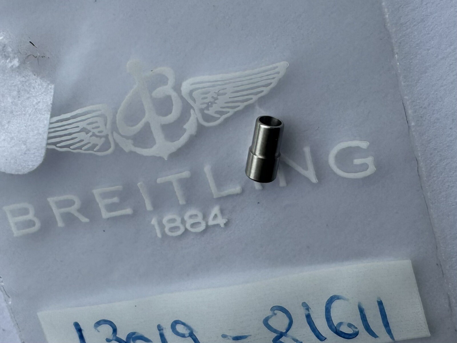 1 x Genuine Breitling Old Navitimer Crown Tube 81600, 81611, A13019, D13019. New