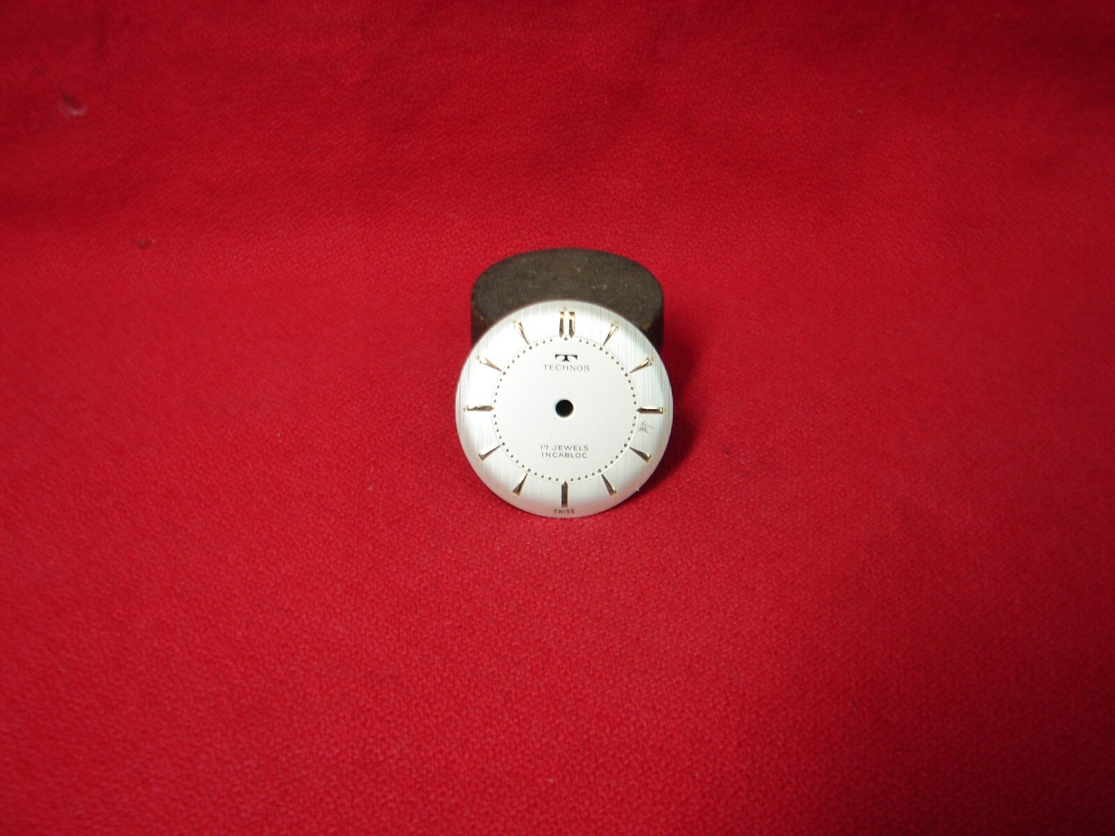 +WRISTWATCH DIAL 24mm TECHNOS 17 JEWEL FOR PARTS OR REPAIR! f7
