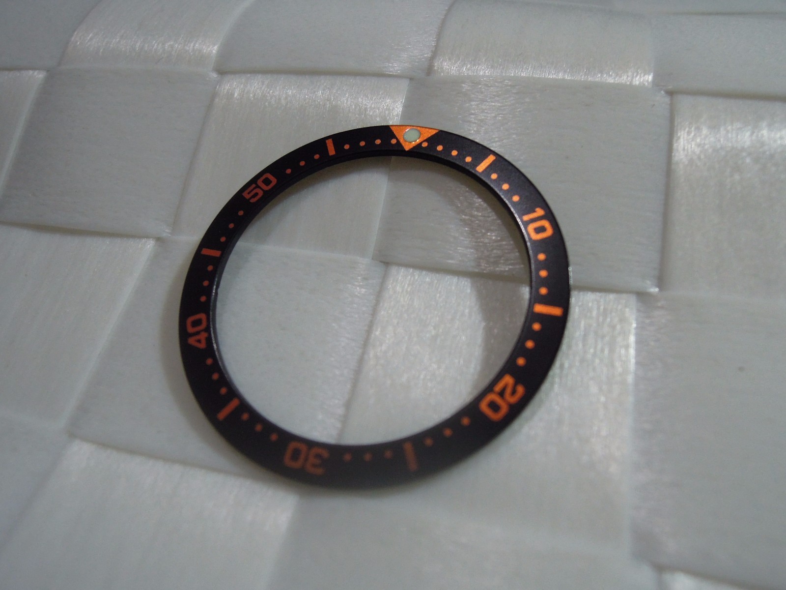 NEW BEZEL INSERT BLACK/ORANGE 33.5MM DIVERS MEDIUM SKX013(7S26-0030) / 4205-0150