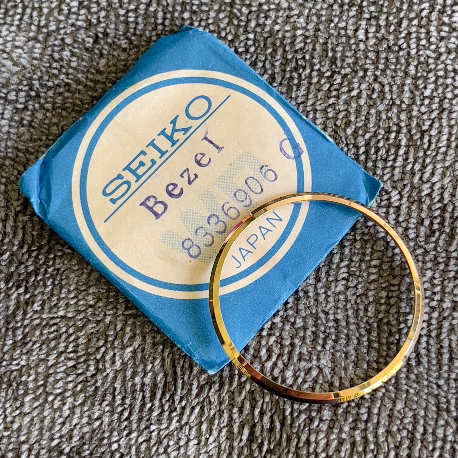 NOS ORIGINAL BEZEL FOR VINTAGE SEIKO 3702-7000 3702-7001 3702-7010 EL-370