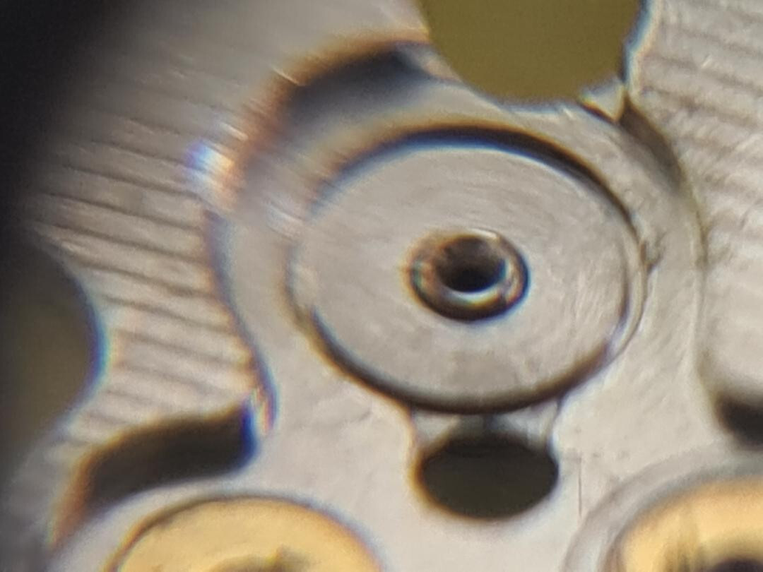112051 BARREL AND TRAIN-WHEEL BRIDGE SEIKO MOVEMENT 7018 7018A