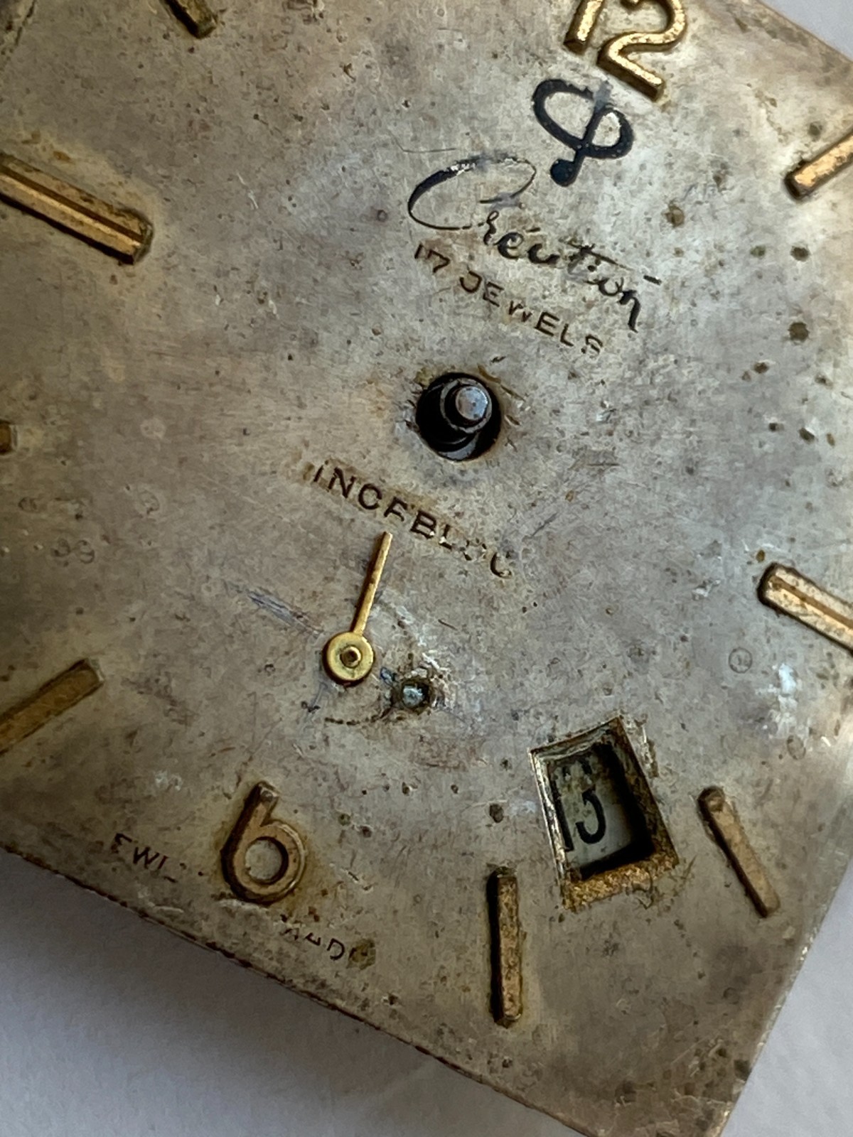 VINTAGE MEN WRIST WATCH FOR PARTS MOVEMENT CREATION SWISS 17 RUBIS CAL. FHF 81-2