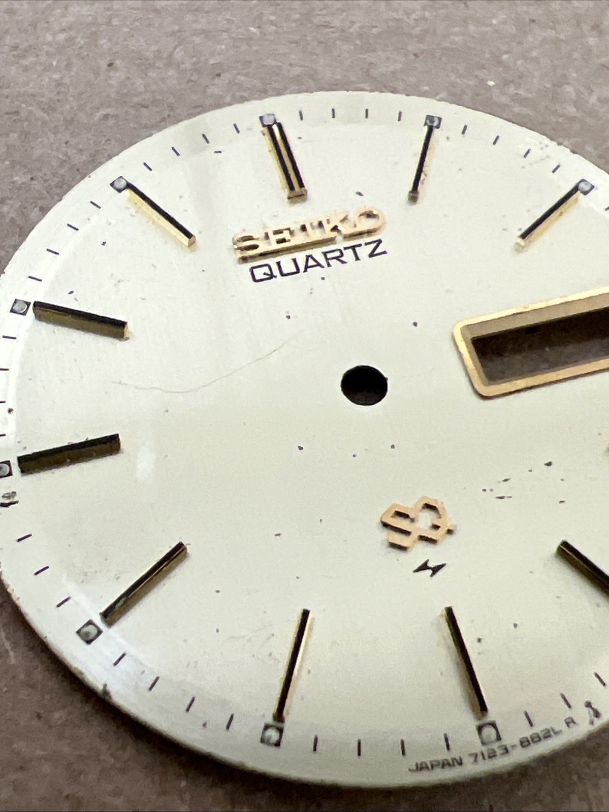 Genuine 🔥Vintage Seiko Quartz Champagne Dials. PRE-OWNED🍺