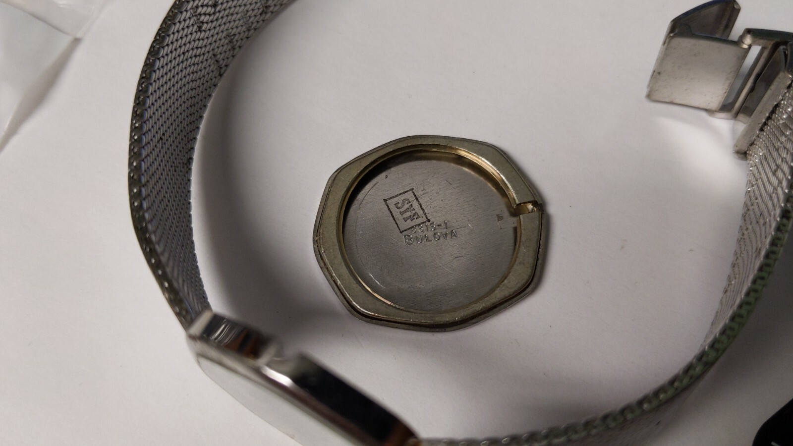 Bulova watch P7000 Peseux movement. hand wind. RUNS. 17 jewels Swiss made with B