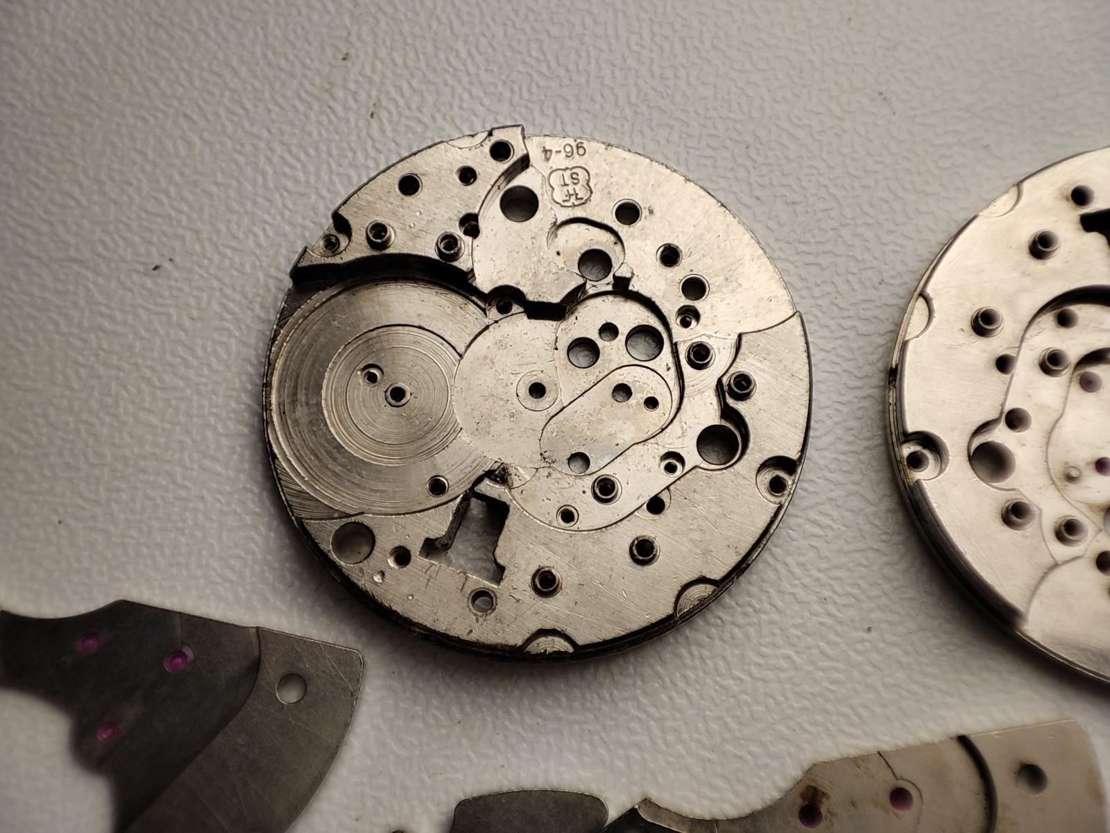fhf st 96-4 st 96 Watch platinum For parts Gear Train Bridge Barrel bridge lot