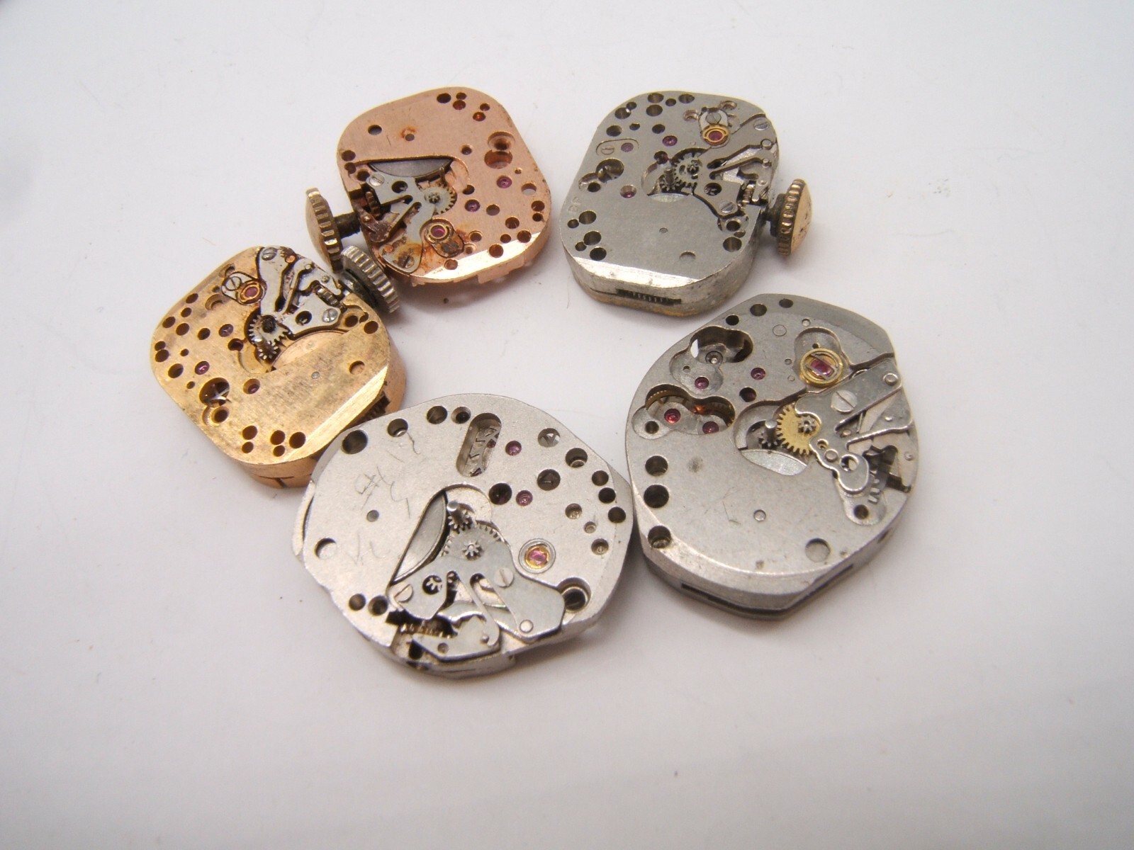 13 SMALL WOMEN’S WATCH MOVEMENTS PARTS REPAIR MECHANICAL WIND UP (LOT HI)