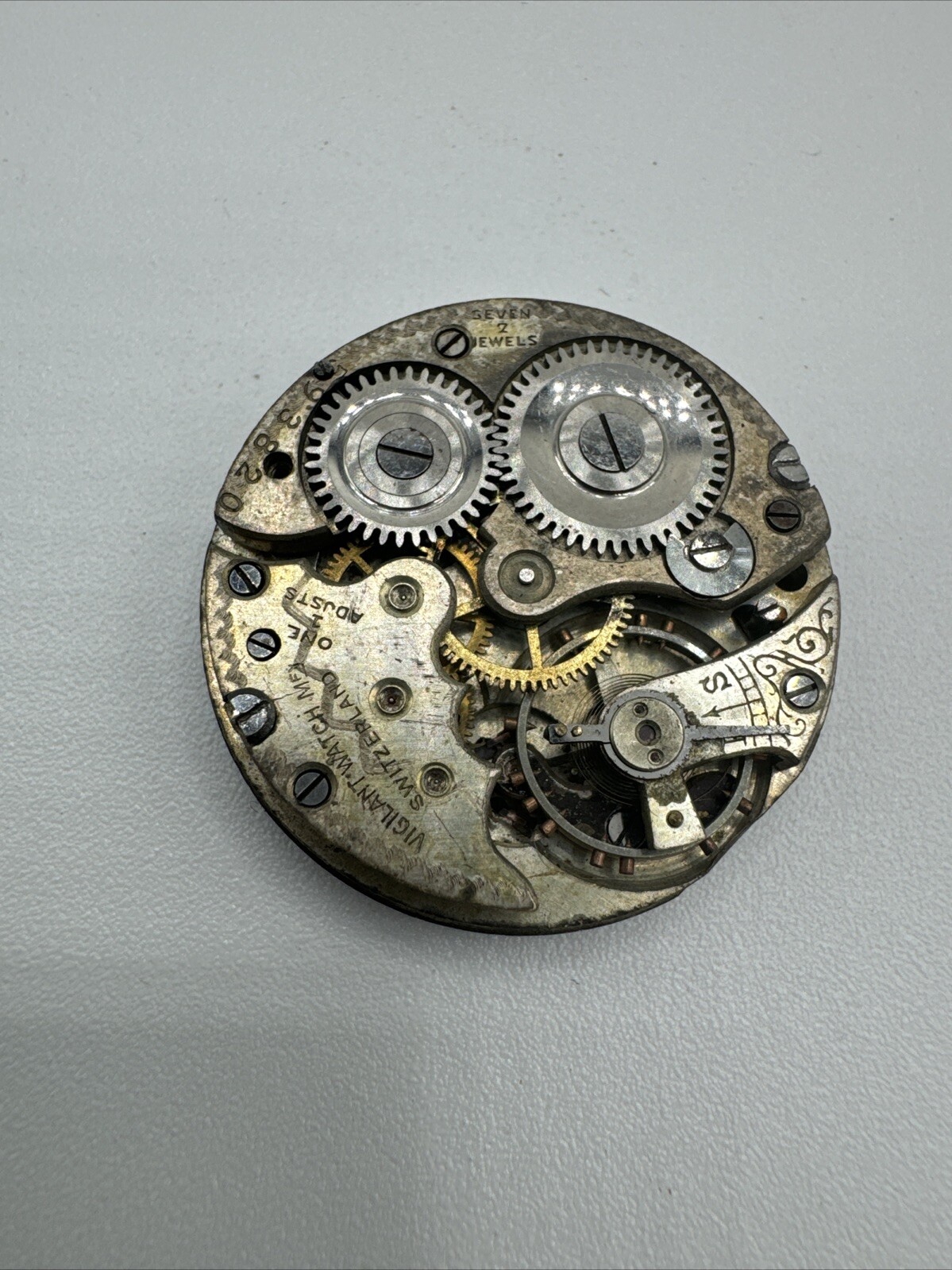 Antique Lady Suffolk Swiss Pocket Watch Movement. 28.9mm Porcelain Dial 7 jewels