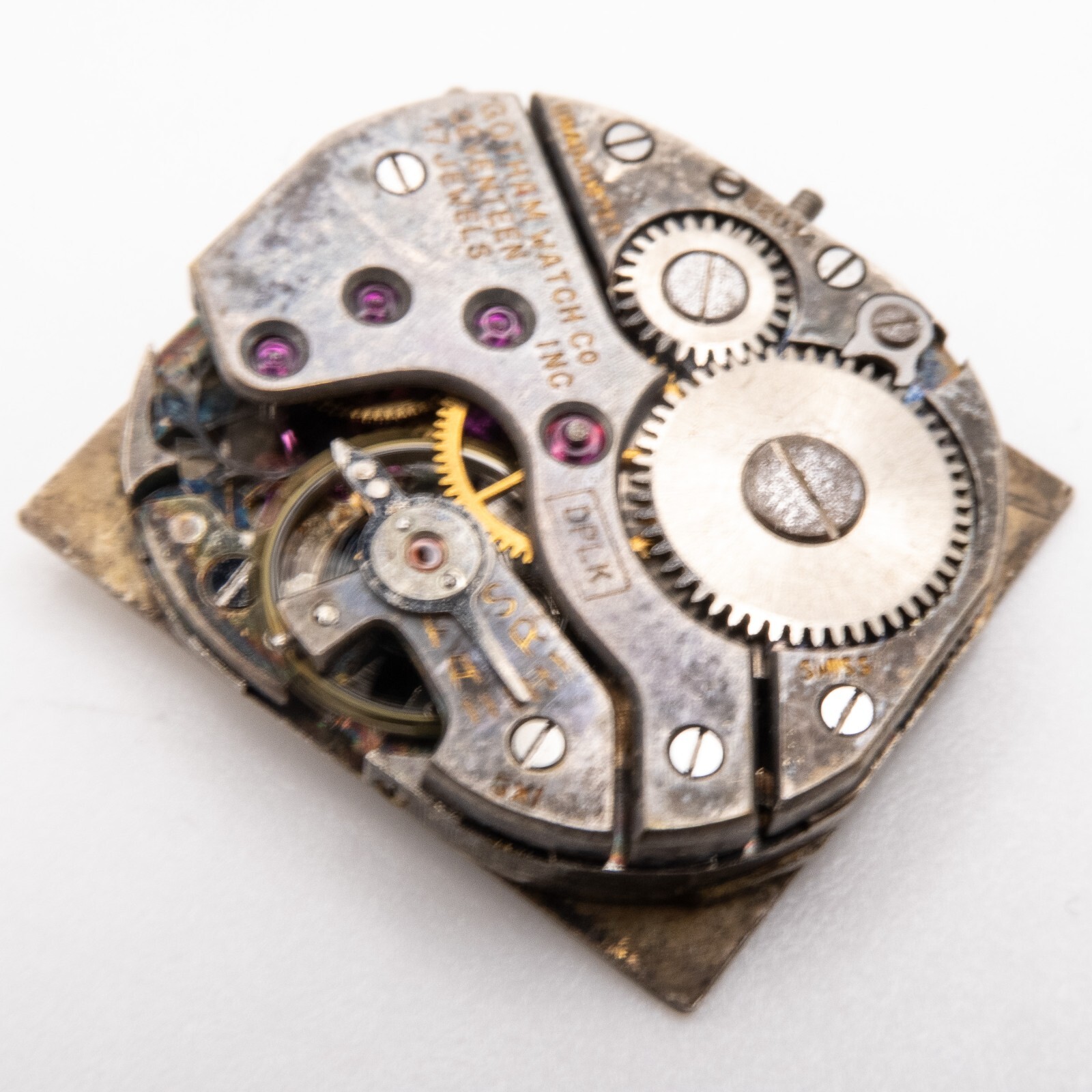 Vintage Gotham 20.8 x 18.5 x 5.1 mm 17-Jewel Wristwatch Movement, Runs