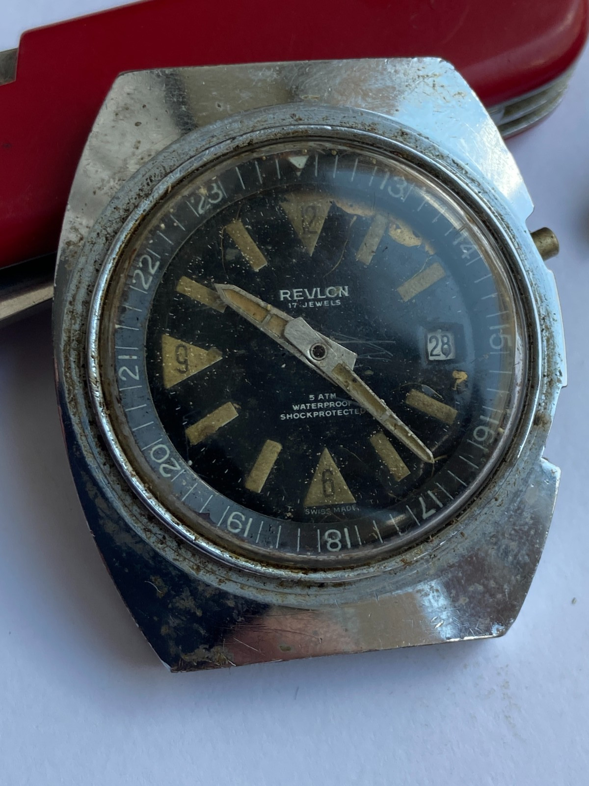 VINTAGE MEN WRIST WATCH SALE FOR PARTS REVLON DIVER OVERSIZE CAL. EB 8800