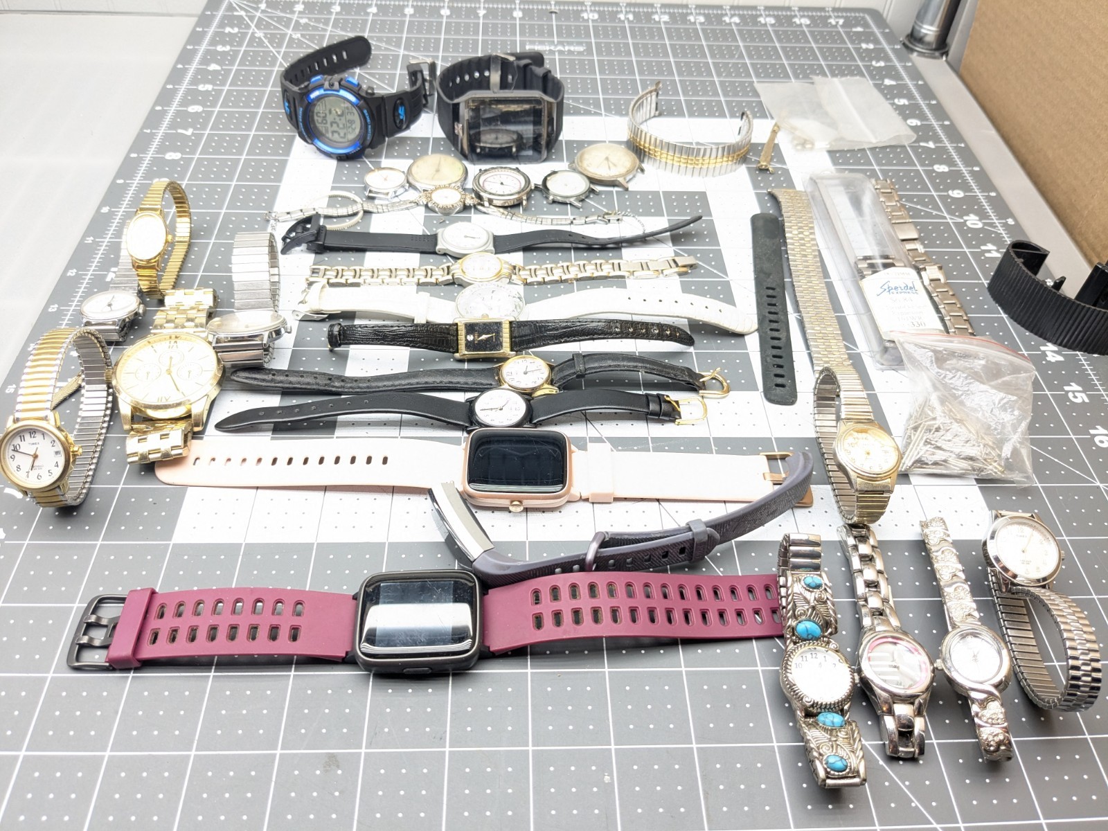 Bulk Watch Lot Timex,Fossil,Quartz Movements 25 Watches + Accessories
