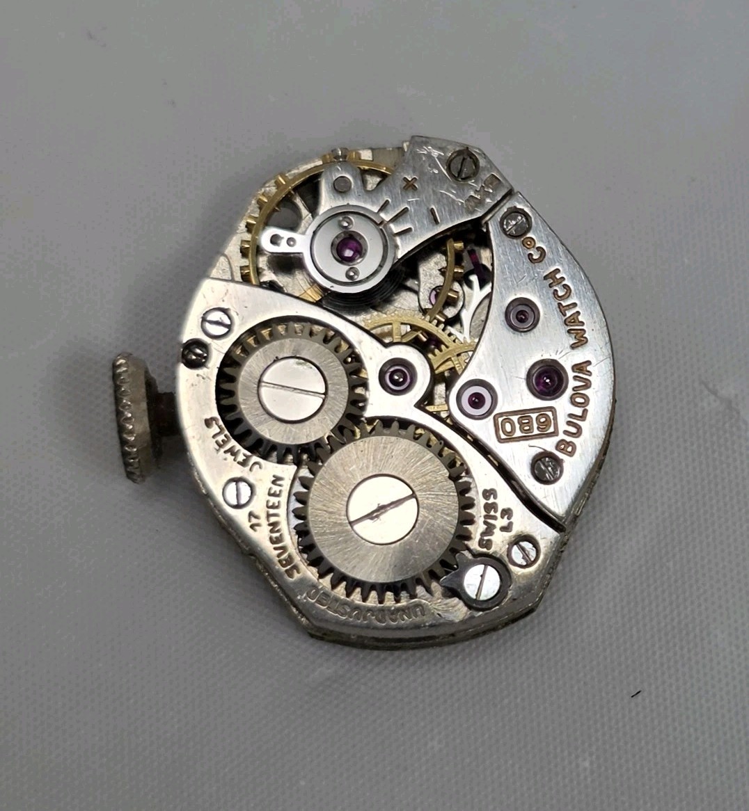 Vintage 1953 Bulova 6B0 17 jewel ladies wrist watch movement with dial & crown