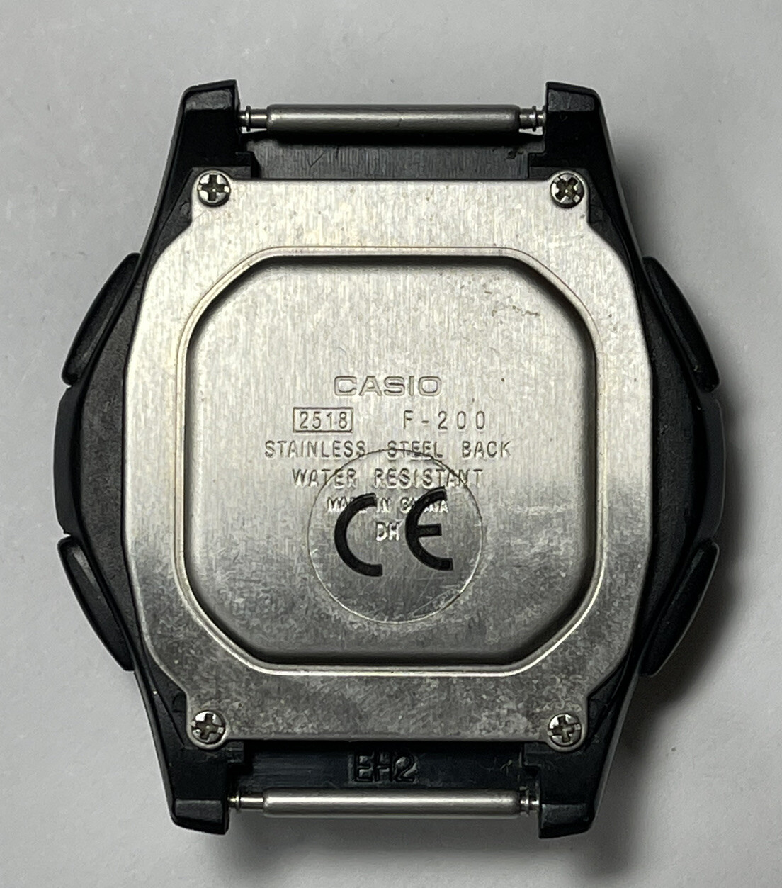 Casio 2518 F-200 Illuminator Watch For Parts Or Restoration. Works
