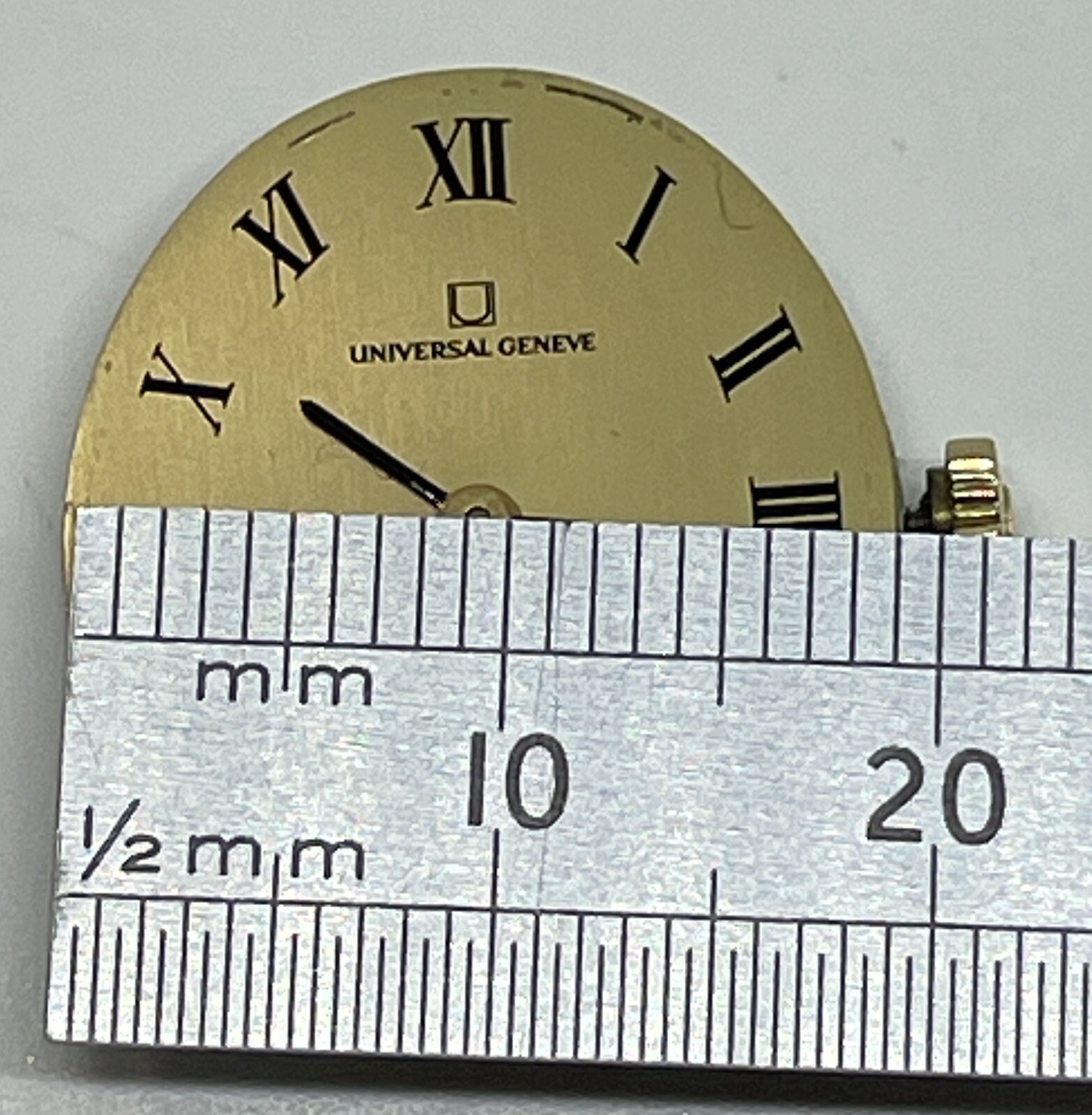 UNIVERSAL GENEVE 42 MOVEMENT Swiss 17 Jewels Runs