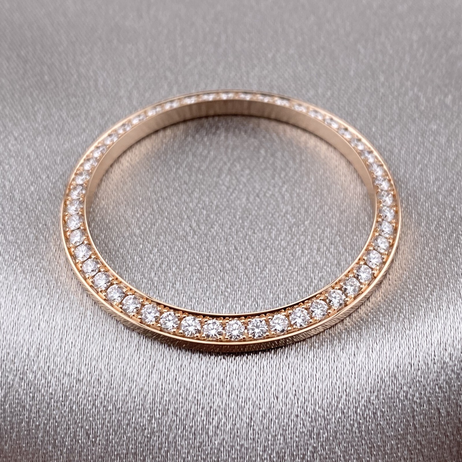 CUSTOM DIAMOND BEZEL2.20CTS.18K ROSEGOLD ROLEX40-41MM DAYDATE Ref.228235-126331