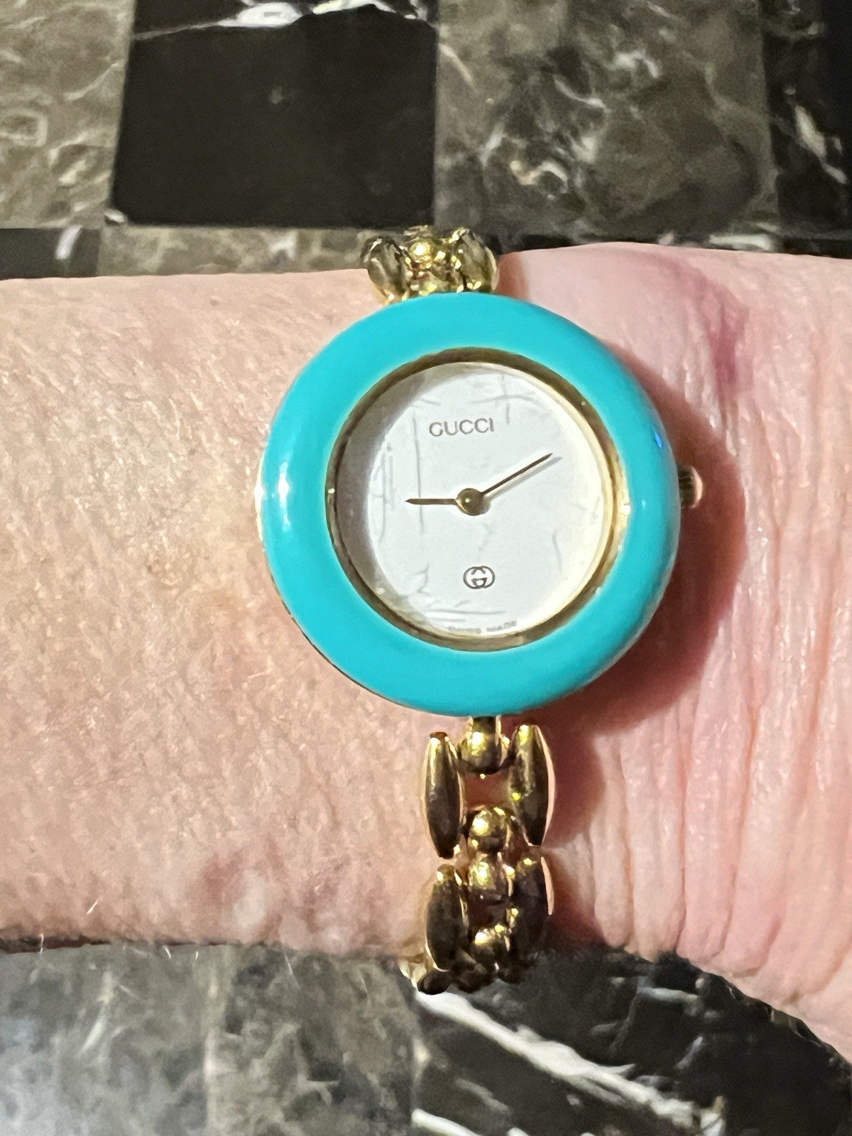 Women’s Gucci Watch Turquoise Plastic Bezel Excellent FREE SHIPPING