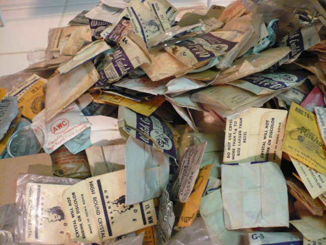 500 – 1000 VINTAGE PLASTIC WATCH CRYSTALS & CLOCK HANDS