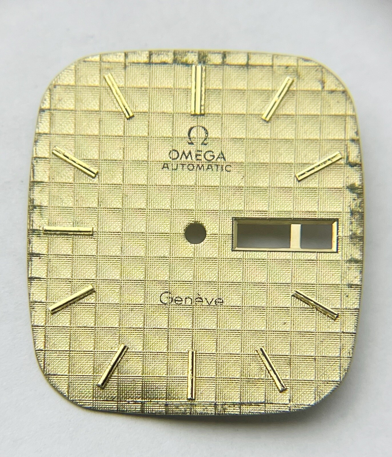 OMEGA AUTOMATIC GENÈVE Sphere 28.6 X 31.5mm Original Omega Dial 1020 1022