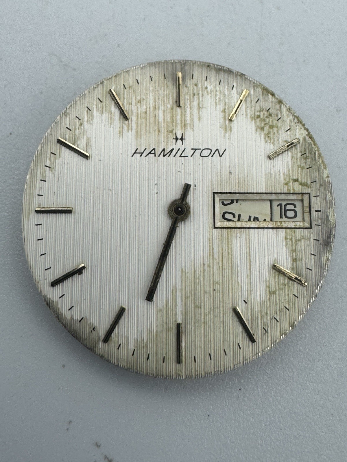 Vintage Hamilton Quartz ETA 555.425 Men’s Wristwatch Movement For Parts / Repair