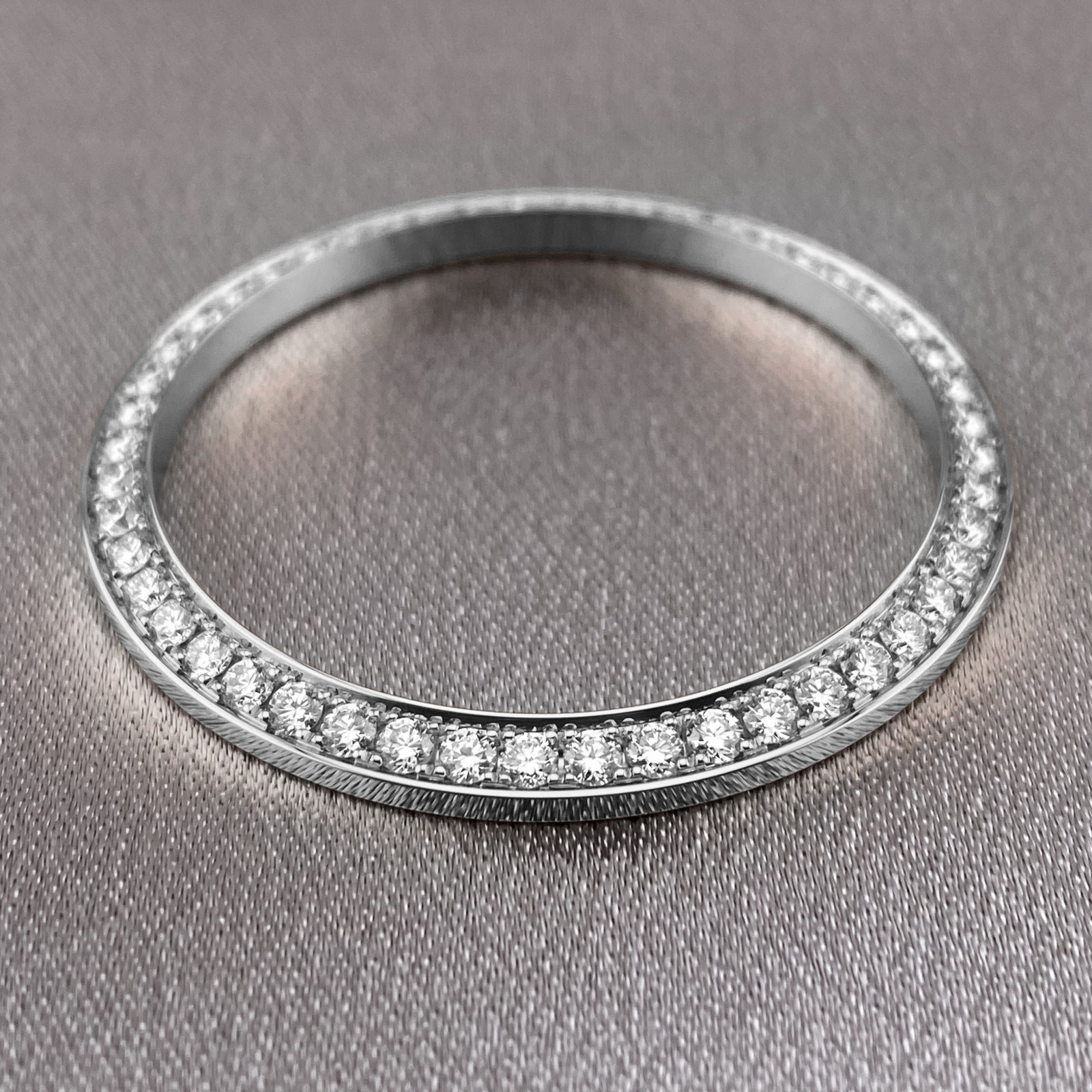 CUSTOM DIAMOND BEZEL 2.20 CTS. STAINLESS FOR ROLEX DATEJUST 40-41 MM REF. 126300