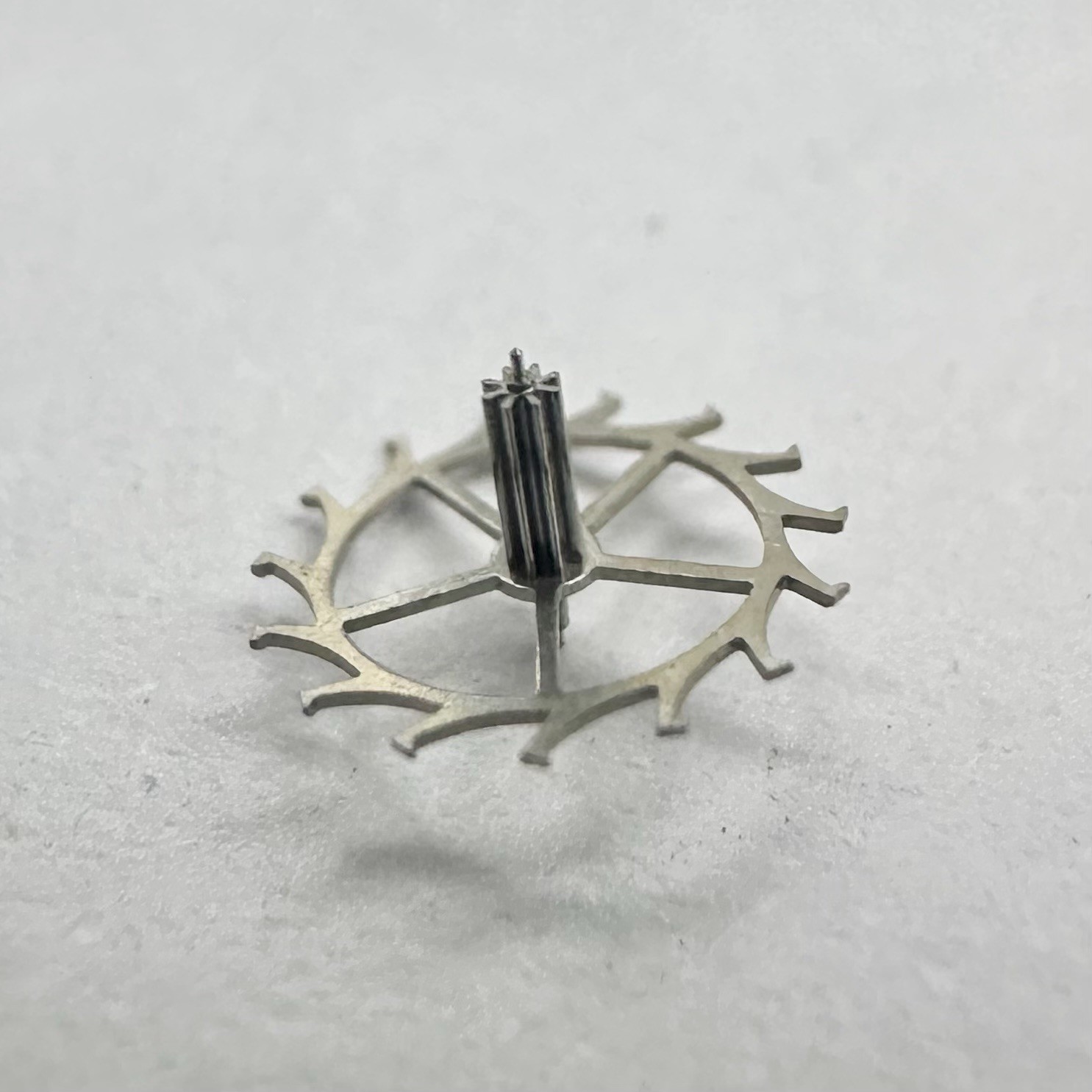 251 611 NOS ESCAPE WHEEL & PINION VINTAGE SEIKO 6105 6106 6117 6119A 6306 6309