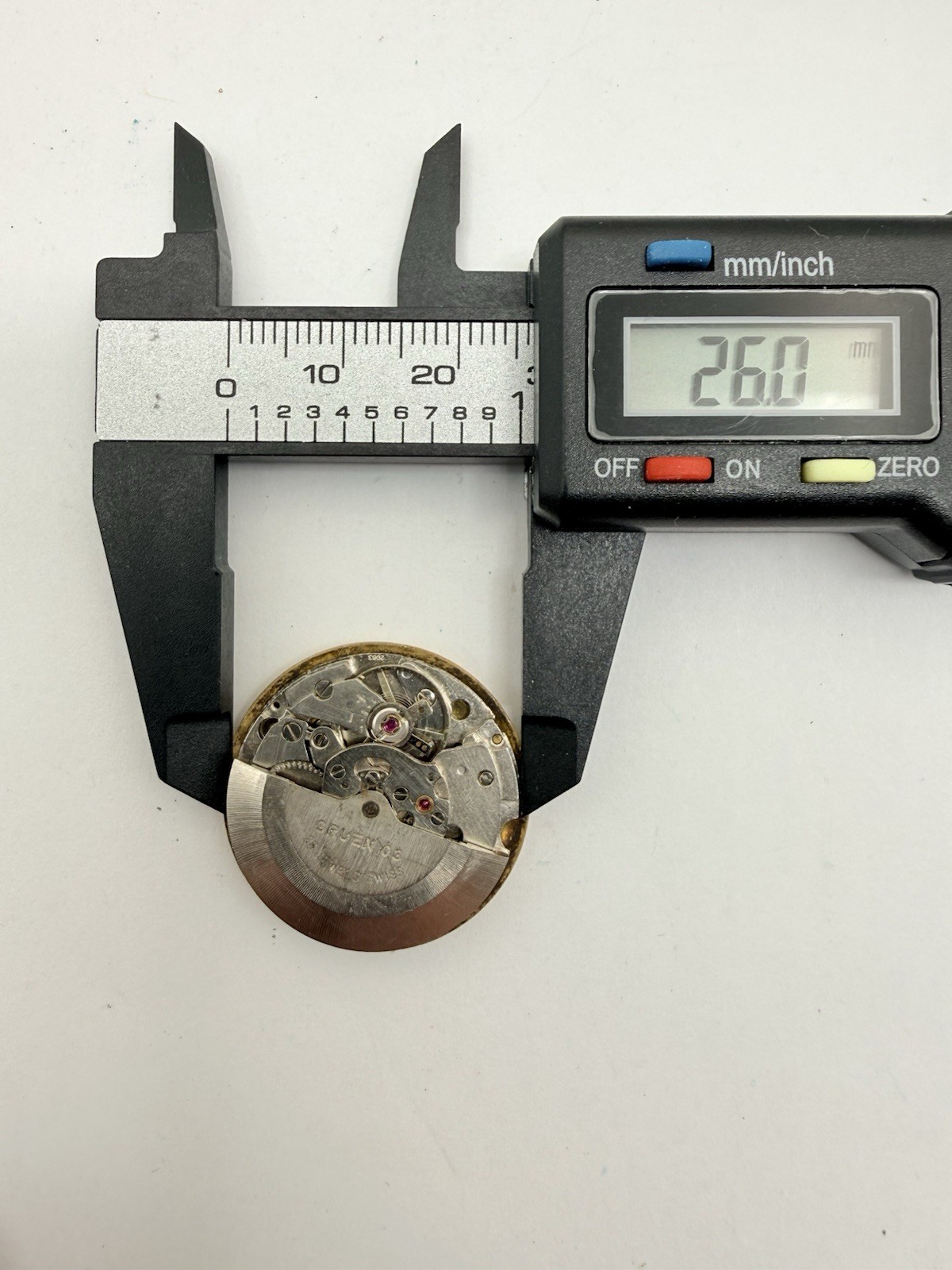 Vintage Gruen Cal 2063 Automatic 26mm Movement 25J Runs Stops Parts