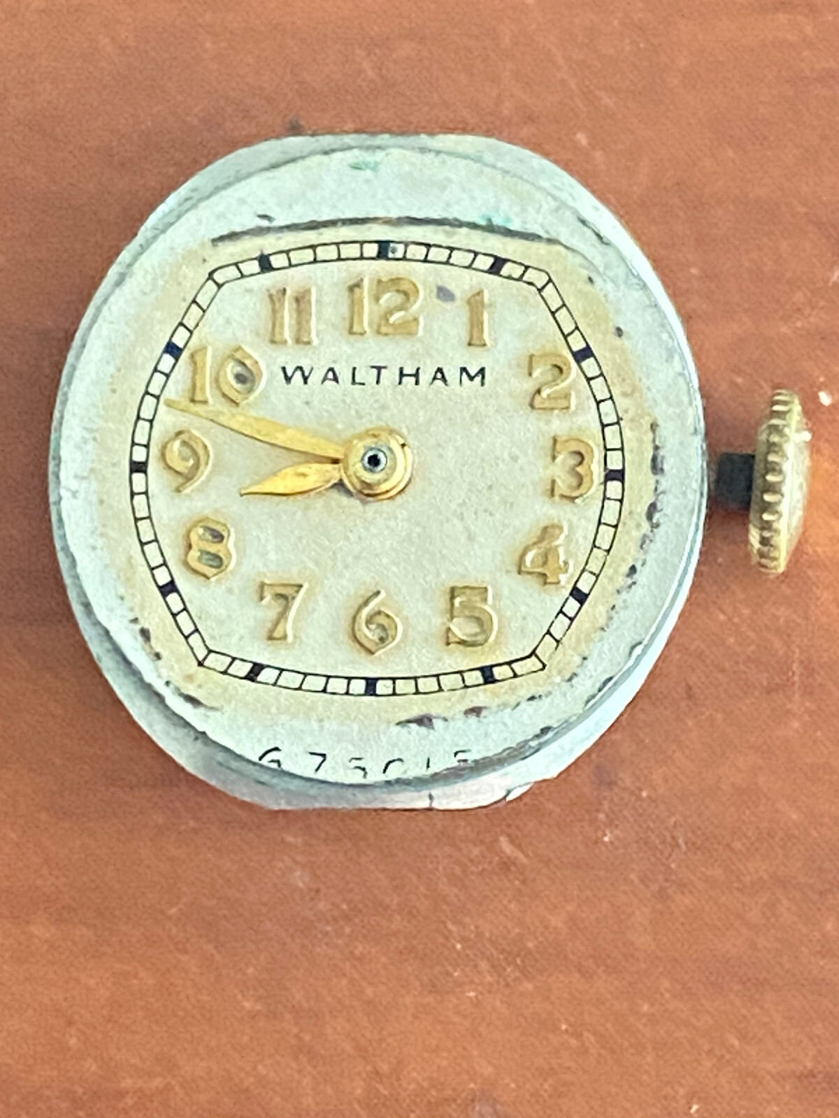 VINTAGE LADIES WALTHAM WRIST WATCH MOVEMENT, CAL. 675, NOT RUNNING, BAD STAFF