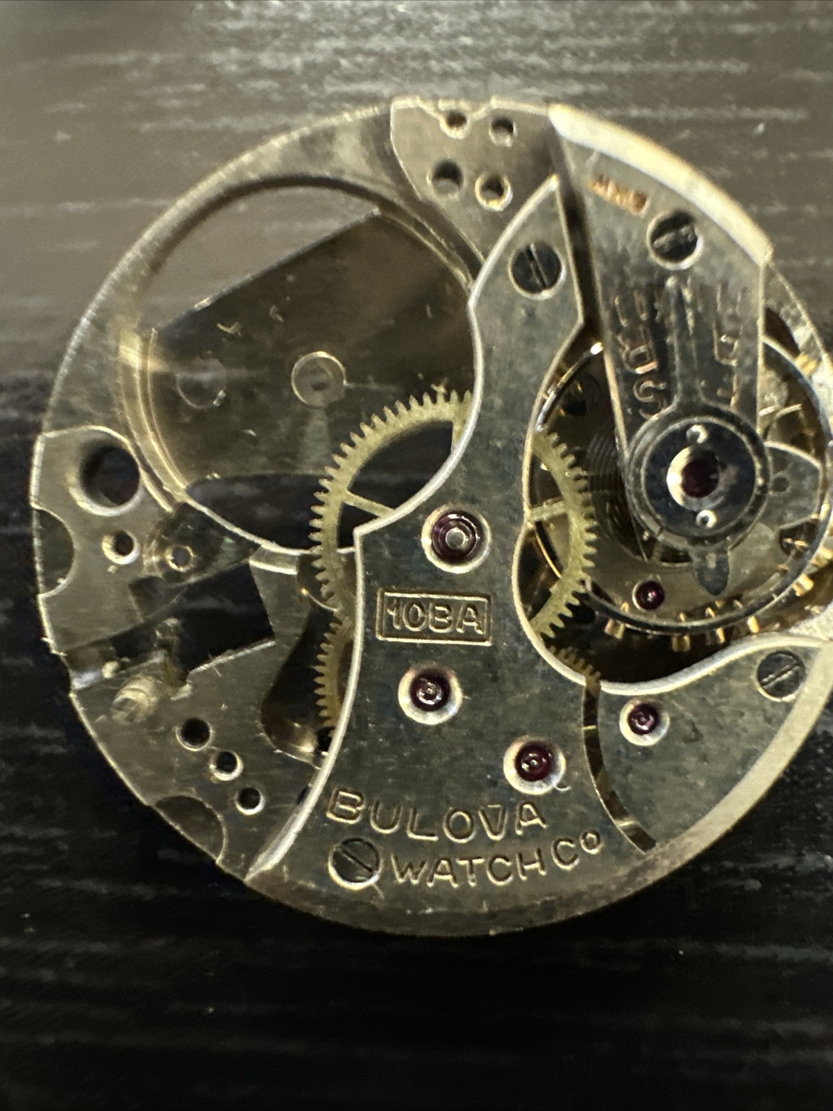 Vintage Bulova 1945 10BA 17 jewel wrist watch movement For Parts And Repairs