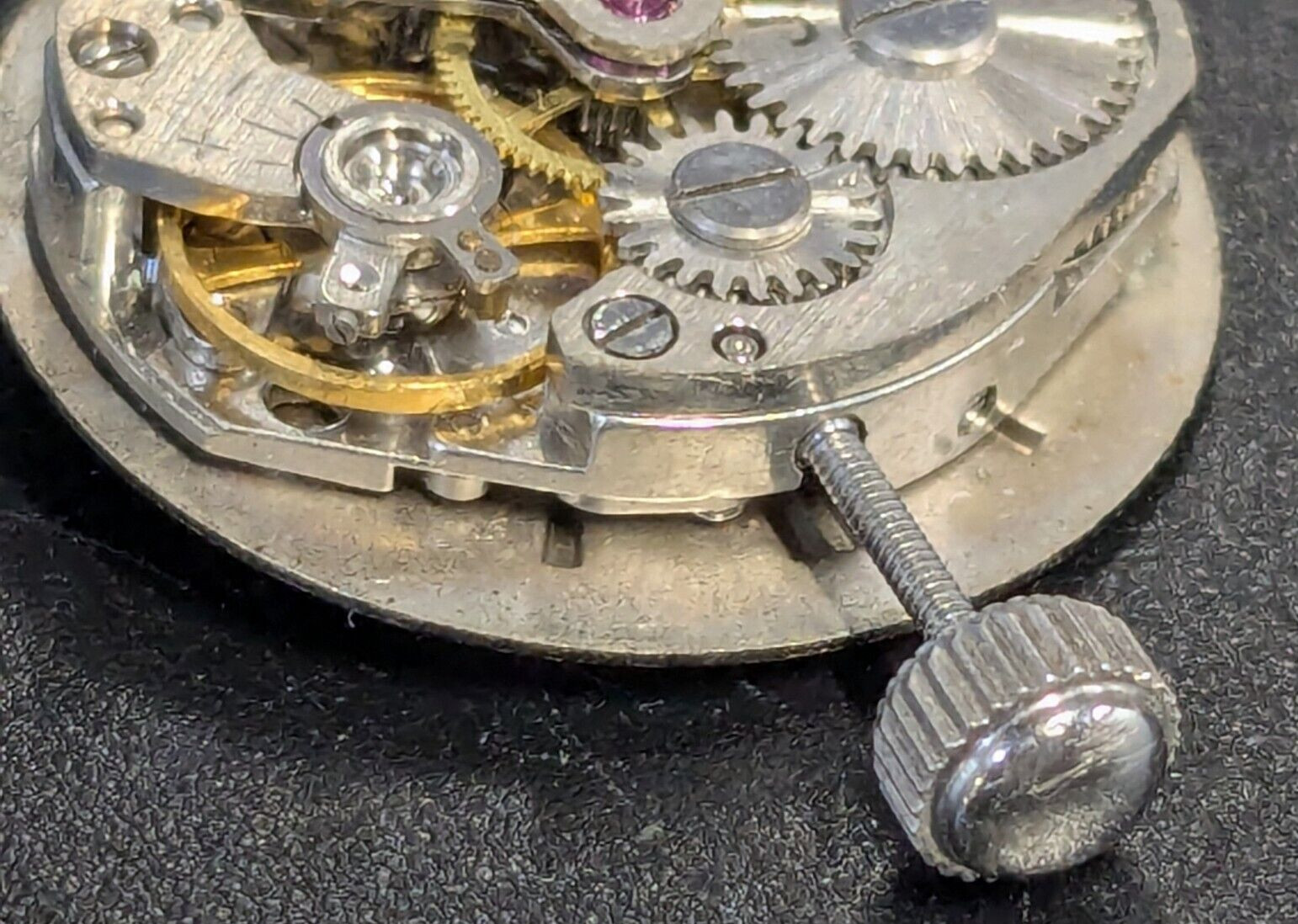 Vintage Jubilee – UT Unitas 28 S- Ladies Watch Movement For Parts/Repair