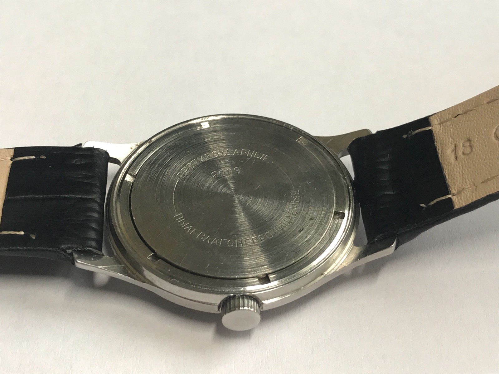WOSTOK 18 JEWELS USSR Case stainless steel Vintage man”s wristwatch
