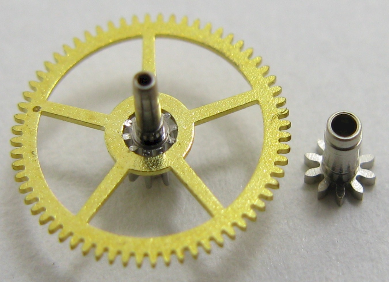 Felsa F 1560 watch parts center wheel #200 + cannon pinion h= 1.94 mm