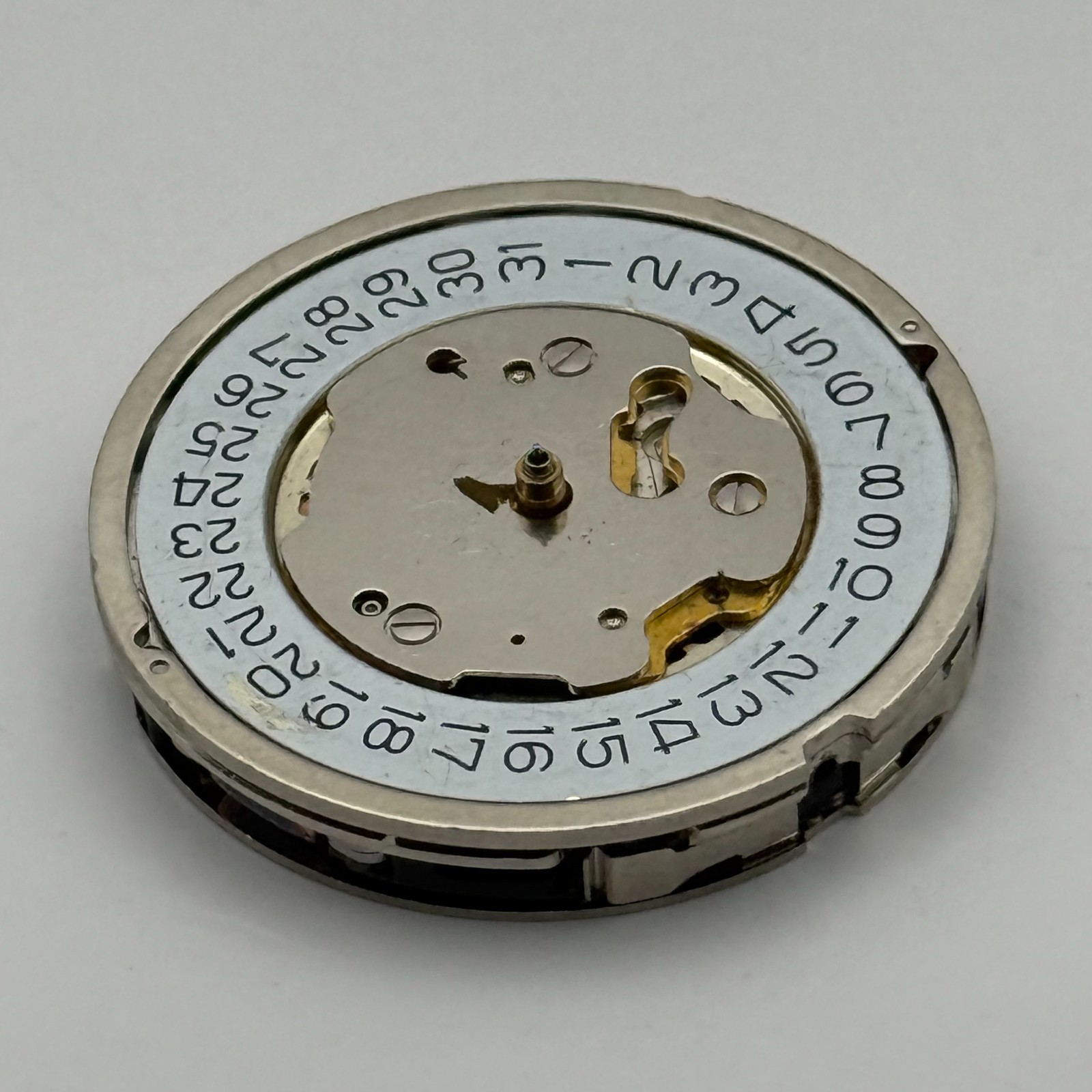 Ronda 5040.D Watch Movement Quartz Swiss Date 6 Jewels Vintage Parts 28.4mm