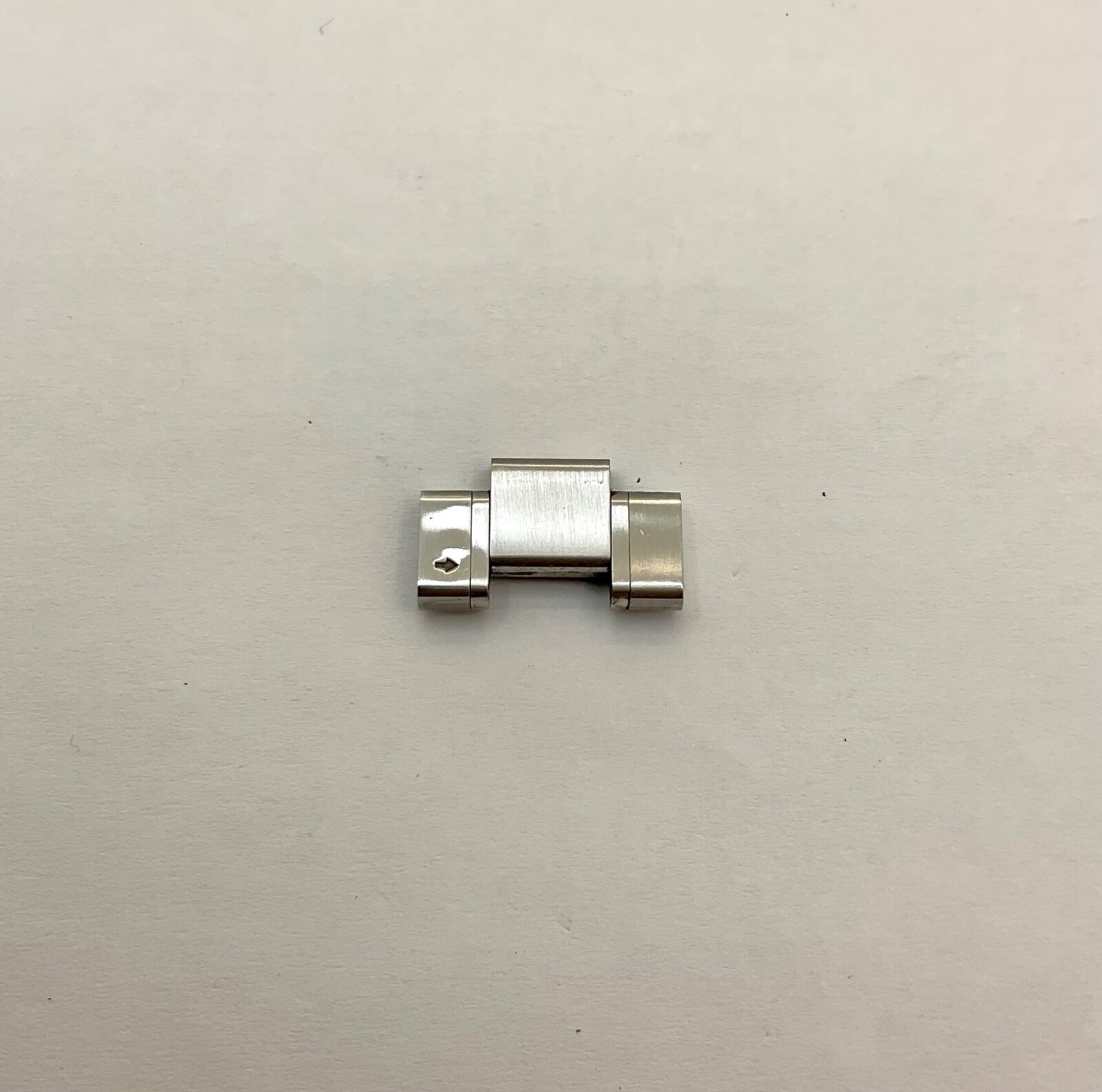 Bulova Model 98B180 Caseback C9601036 Two Tone Band Link