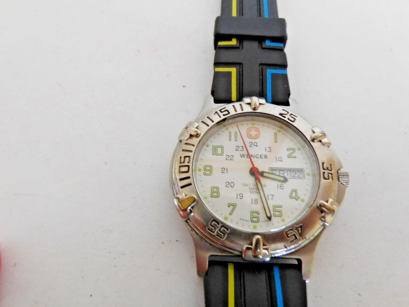 GENTS WEINGER QUARTZ D.D. MOVMENT #ETA 805-124 CASE #096-0685 RUNNING. NEEDS CLE