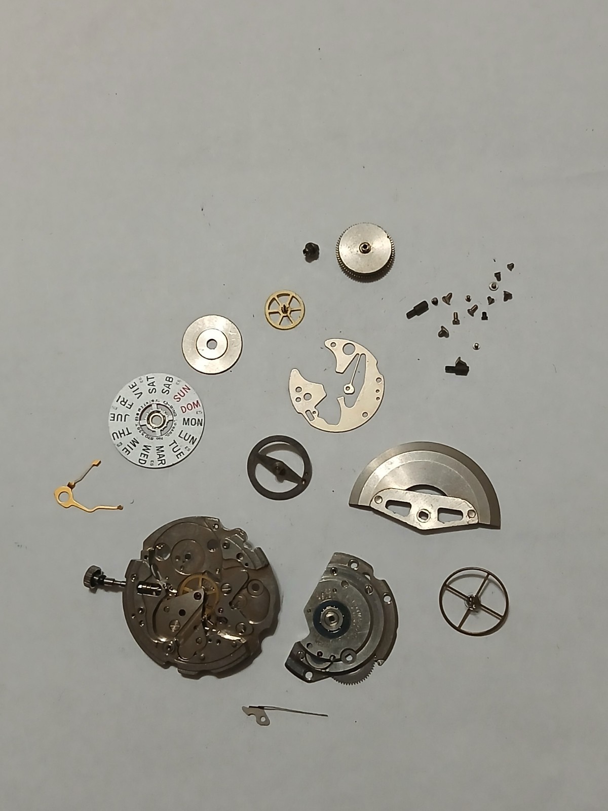 SEIKO 6106B AUTOMATIC WATCH PARTS MOVEMENT W/FRAMEWORK & DAY WHEEL