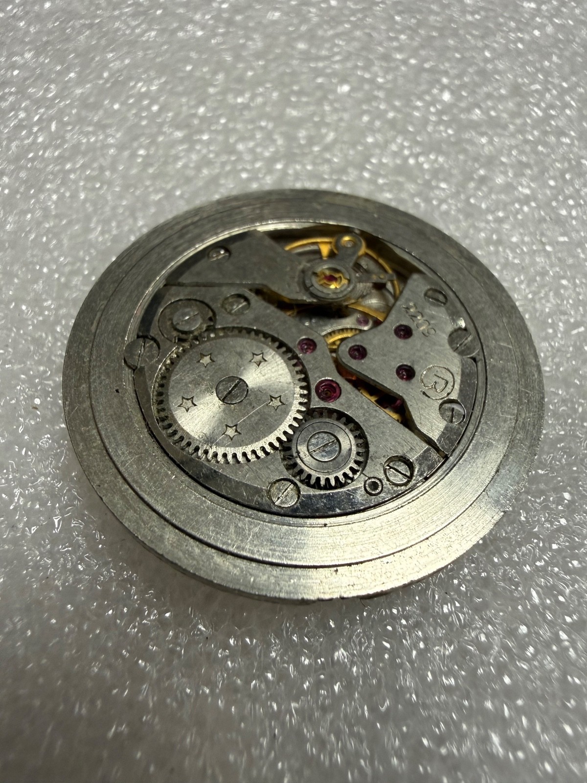 VINTAGE Vostok Wostok Cal. 2209 USSR SOVIET watch Movement. FOR PARTS