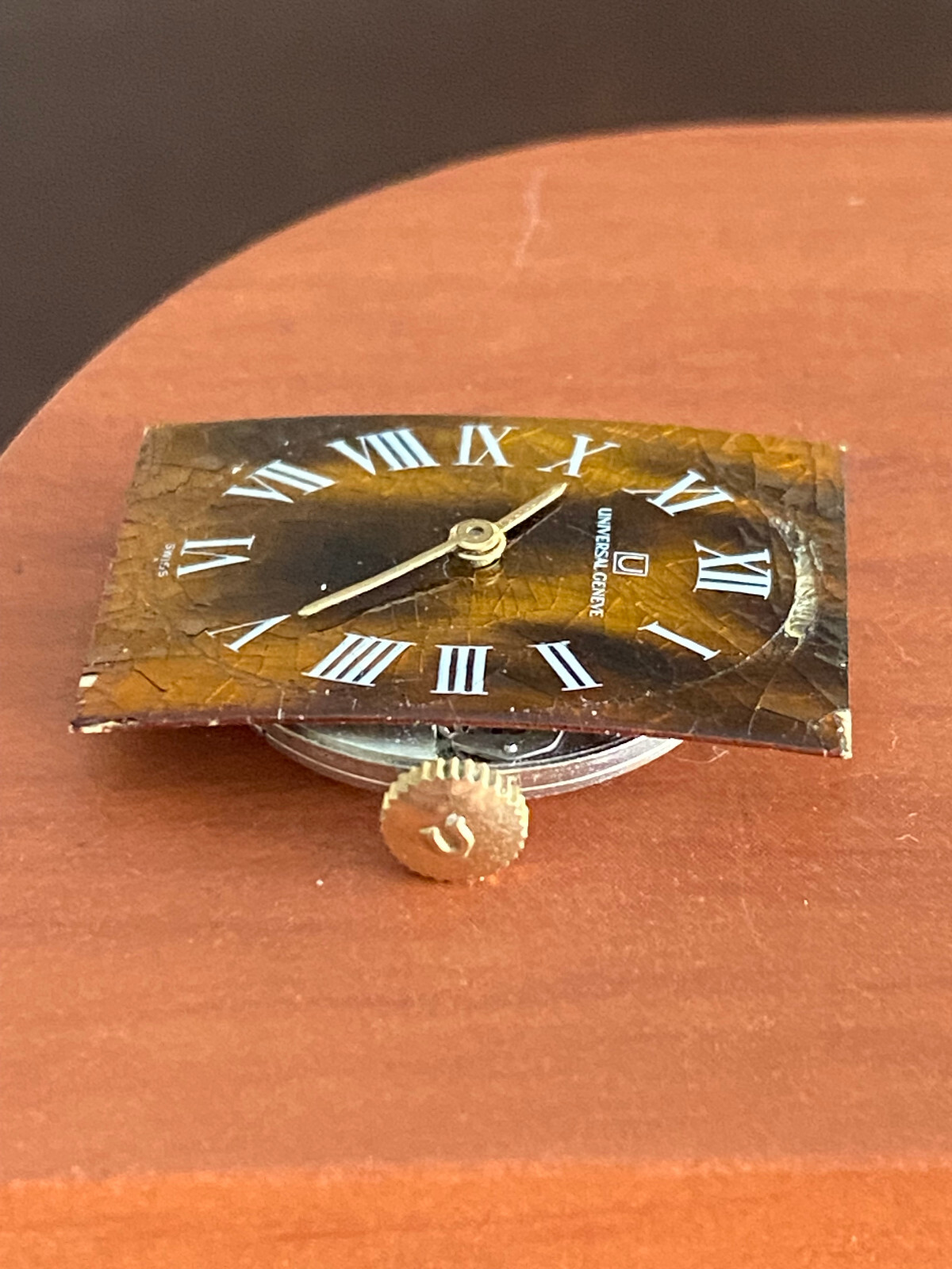 VINTAGE MEN’S UNIVERSAL GENEVE WRIST WATCH MOVEMENT, CAL. 42, KEEPING TIME , 17J