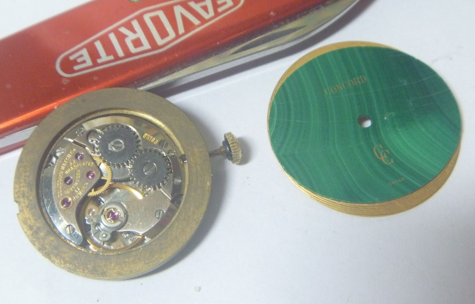 1970s Concord 17 Jewels Swiss Cal 33 7 ¾ Lignes Movement, Dmgd Green Dial- RUNS!