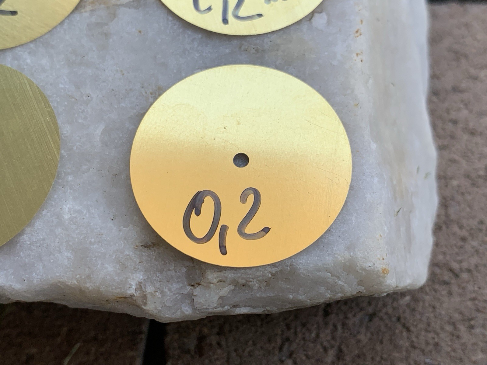 Blank dials / watch dials – yellow brass Ø 28,5 mm / thickness 0,2 mm .
