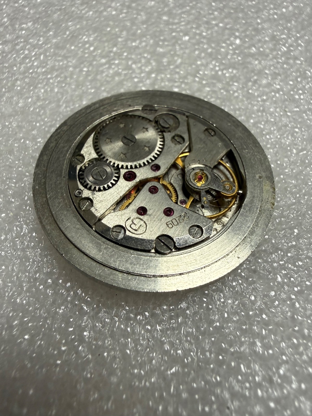 VINTAGE Vostok Wostok Cal. 2209 USSR SOVIET watch Movement. FOR PARTS
