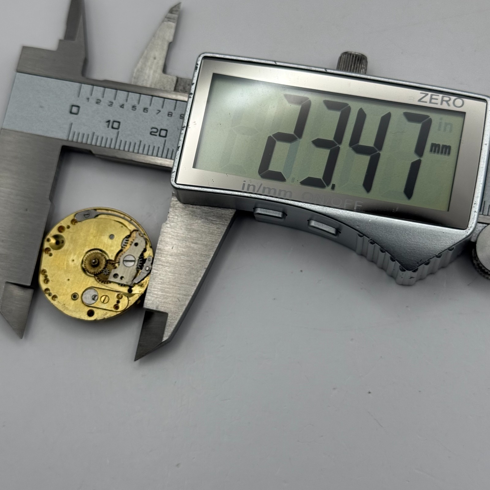 James Walker London Watch Movement Swiss Manual Wind Vintage Parts Repair 23.3mm
