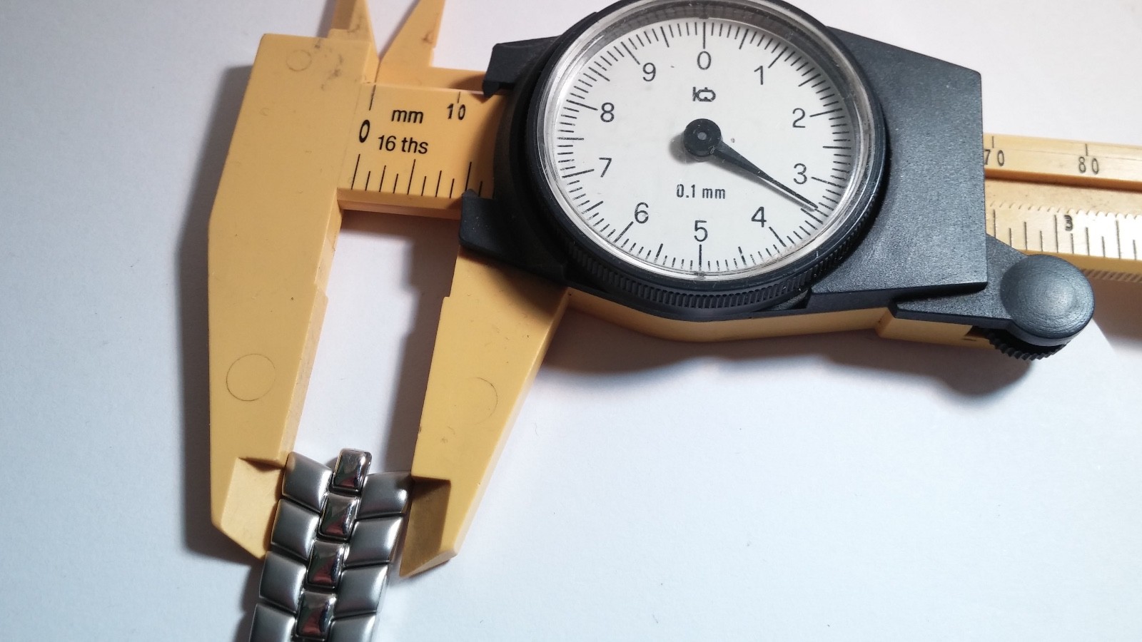 Catamaran BAND Stainless Steel high quality Swiss made, 13.8mm-14mm at the watch