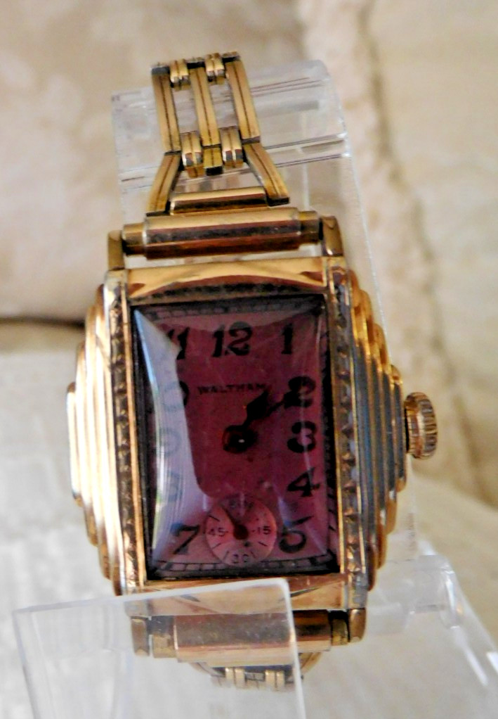 GENTS WALTHAM 1864 RUBY 17 JEWELS MOVEMENT #115203. GOLD FILLED CASE #116040.