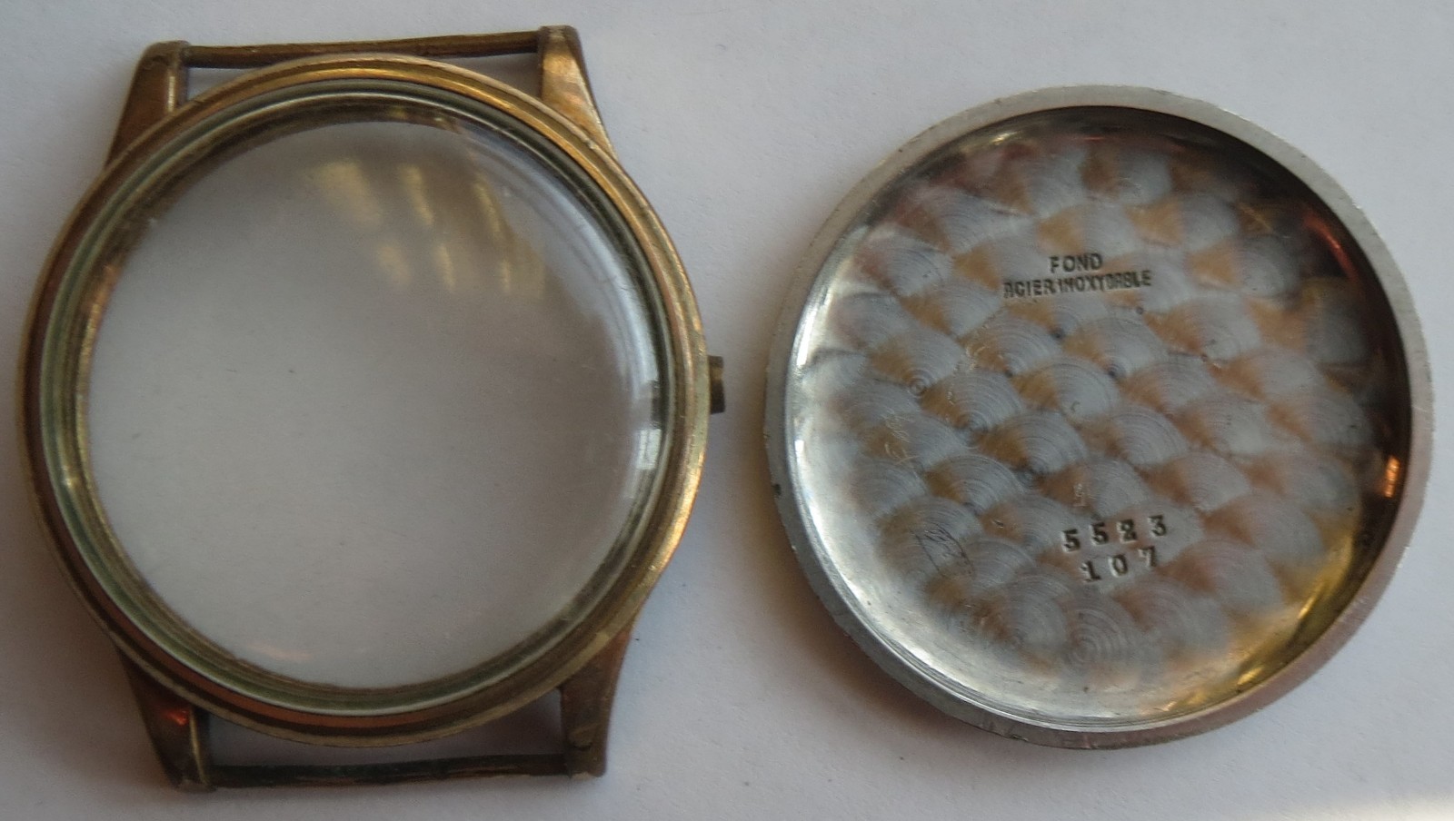 Chronograph mens wristwatch gold plated case 37,5 mm. in diameter