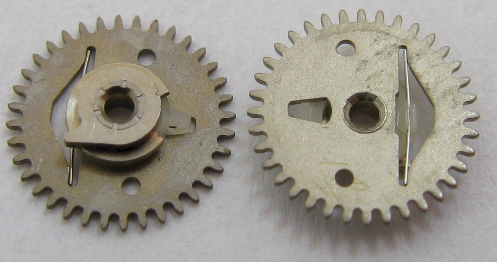 vintage FHF 908 909 watch movement part calendar driving wheel #2555
