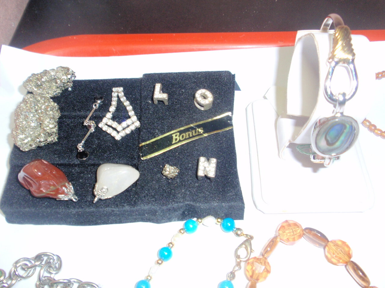 Vintage Jewelry Lot ~22pcs Hand Bracelet , Natural Crystal Pendant &More #HMS 89