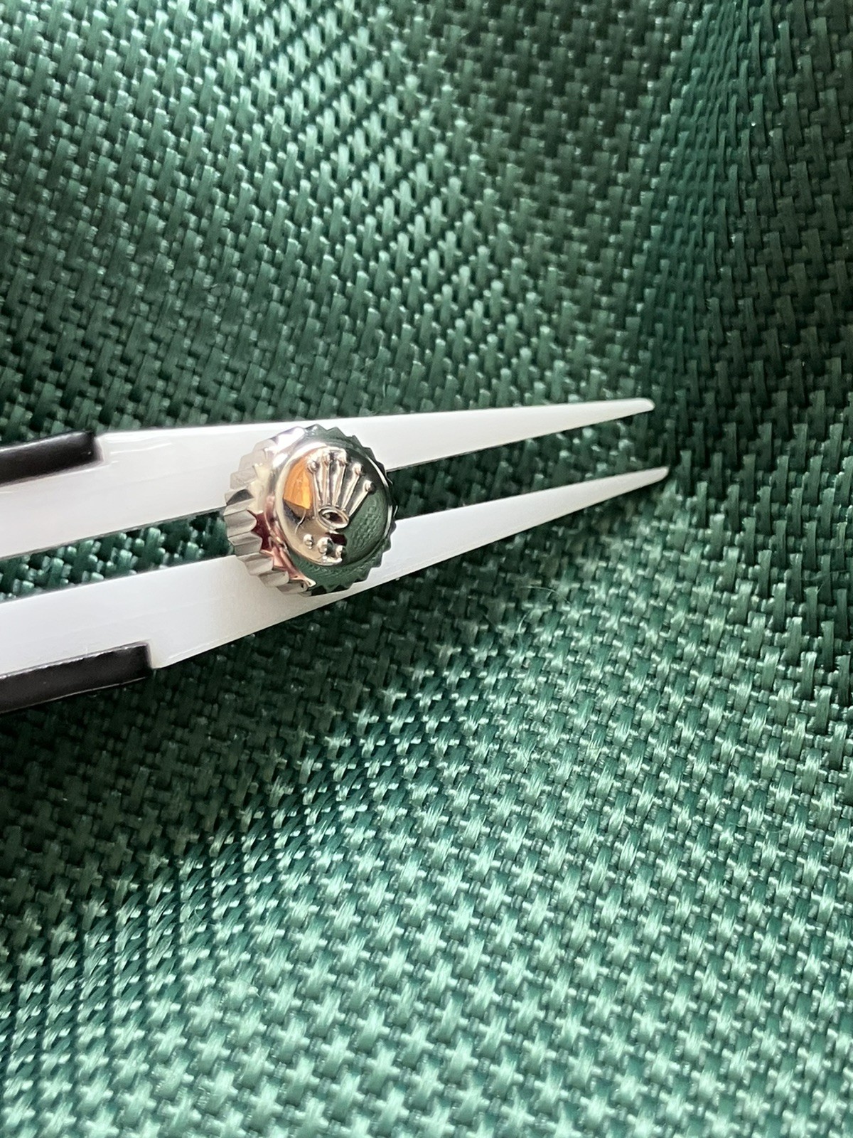 Genuine Rolex Submariner/Daytona 18k White Gold 7mm Crown. Preowned